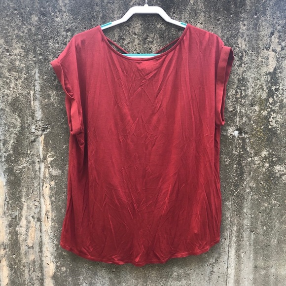 By & By Solid Bubble Crepe Top - Picture 7 of 8